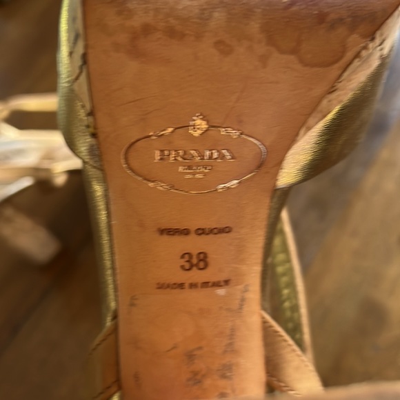 Prada shoes, gold High heel sandals. - Picture 5 of 11
